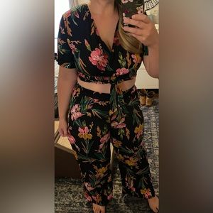 Tropical matching set, crop top and wide leg pants. Size XL